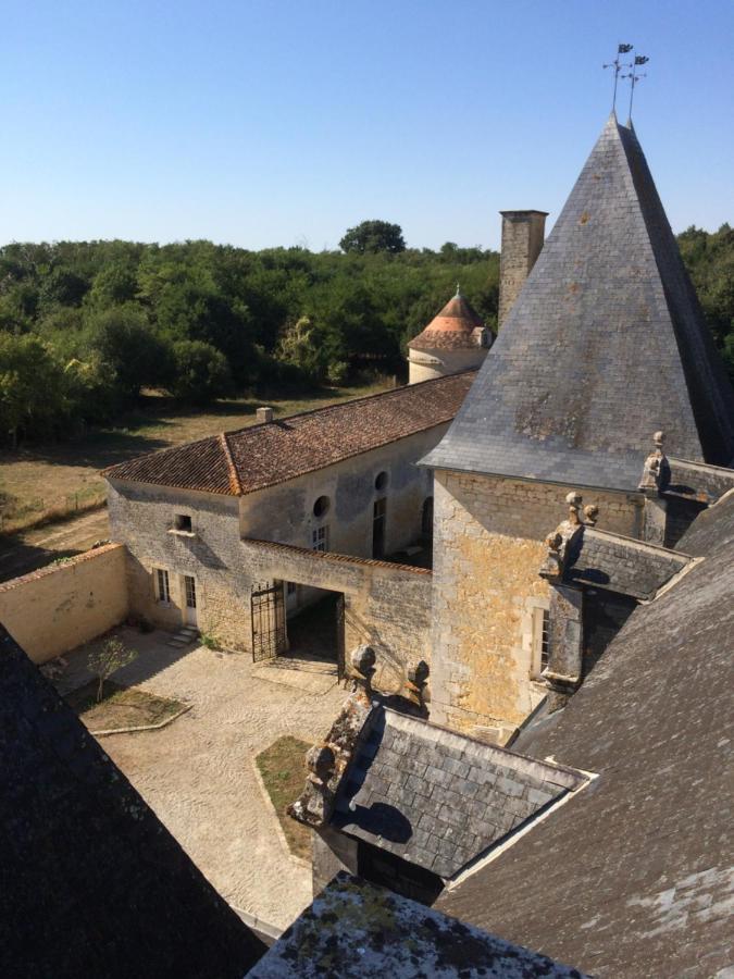Chateau De Bois Charmant Les Nouillers Esterno foto